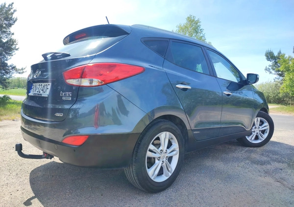 Hyundai ix35 cena 41000 przebieg: 202000, rok produkcji 2010 z Malbork małe 137